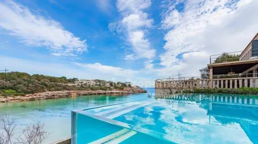 Magnificent frontline villa for sale in Porto Colom, Mallorca
