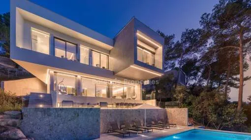 Impeccably finished modern villa for sale recently finished in Puerto Pollensa, Mallorca North