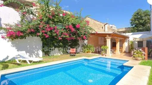 Groundfloor apartment with a large pool for sale in Pollensa, Mallorca