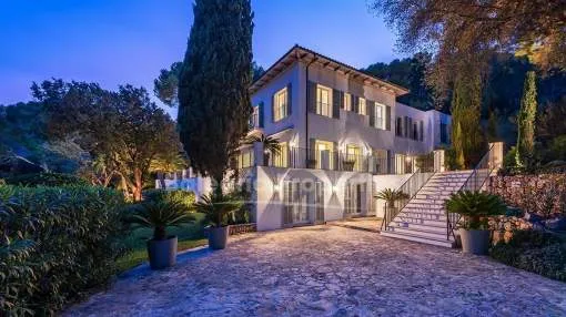 Formentor property: Elegant villa with sea views for sale in a private location next to the beach