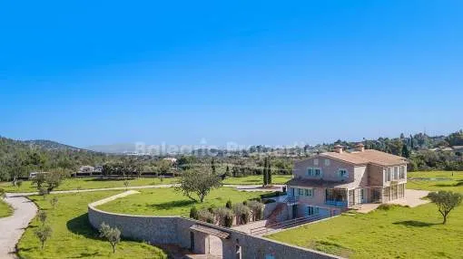 Elegant mansion with large land for sale only few minutes from Palma, Mallorca