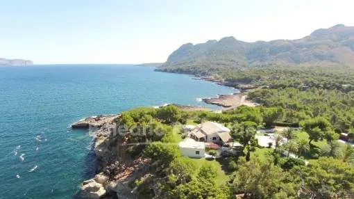 Sea front estate for sale in Pollensa bay, Mallorca
