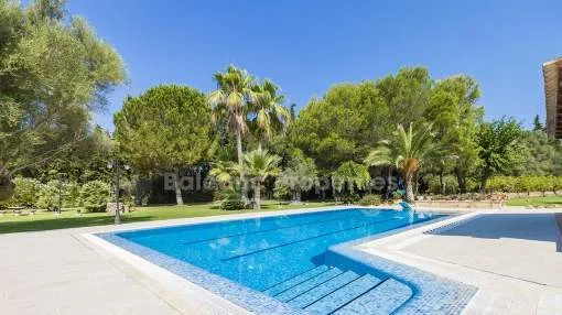 Country house with holiday rental licence, pool and garden for sale near Palmanyola, Mallorca