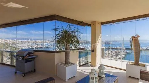 First sea line apartment for sale in Palma, Mallorca