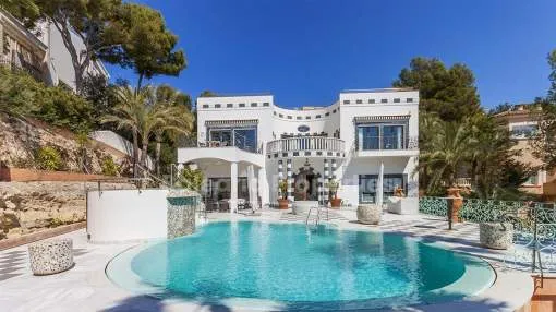 Italian-style villa for sale beside the golf course in Bendinat, Mallorca