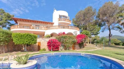 Villa with southwest orientation in Palmanova, Mallorca