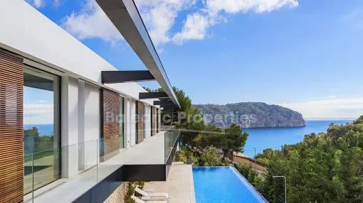 Luxury villa with pool and sea views for sale in Camp de Mar, Mallorca