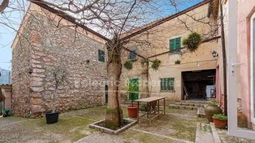 Semi-detached country house for sale in the north of Andratx, Mallorca Semi-detached country house for sale in the north of Andratx, Mallorca