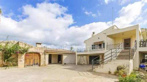 Rustic country home with fabulous views for sale in Selva, Mallorca