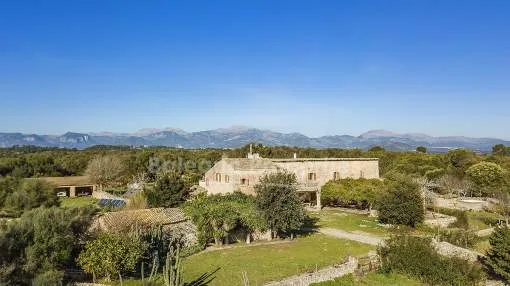 Wonderful country estate to reform for sale near Sineu, Mallorca