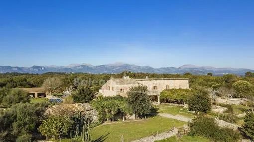 Wonderful country estate to reform for sale near Sineu, Mallorca Wonderful country estate to reform for sale near Sineu, Mallorca