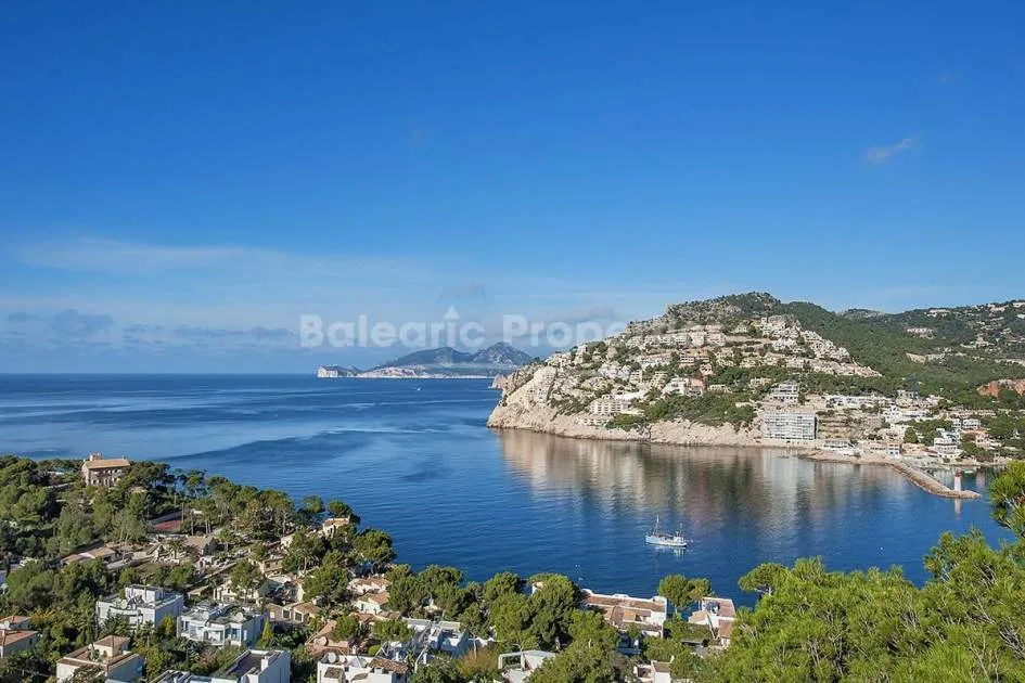 Luxury villa with stunning views and guest house for sale in Camp de Mar, Mallorca