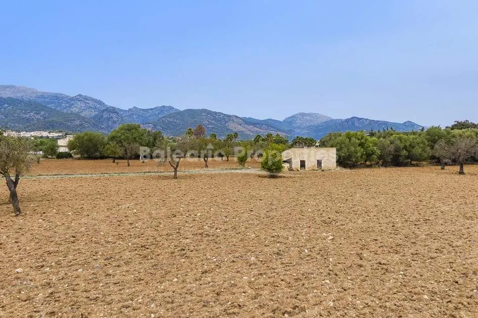 Country plot with fabulous mountain views, for sale in Selva, Mallorca