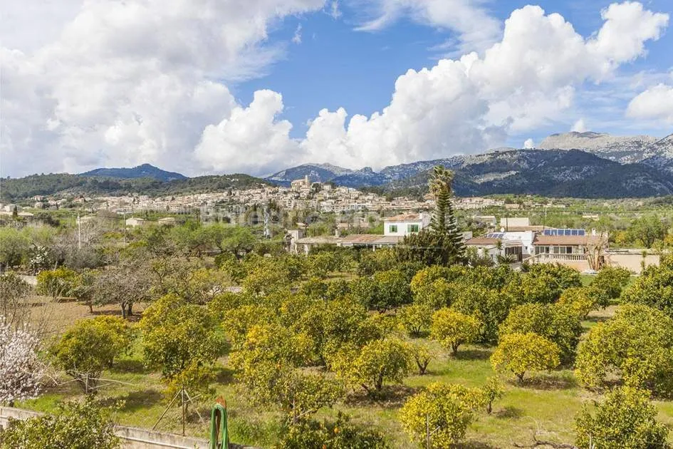 Country plot with fabulous mountain views, for sale in Selva, Mallorca