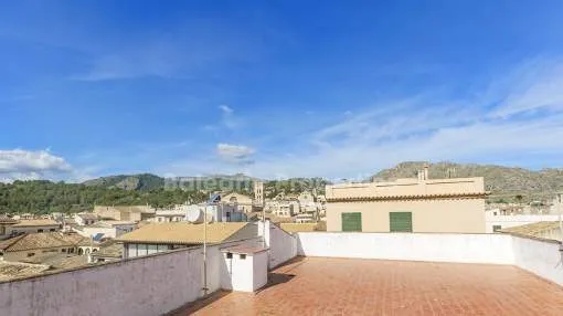 Apartment for sale with mountain views in the centre of Pollensa, Mallorca
