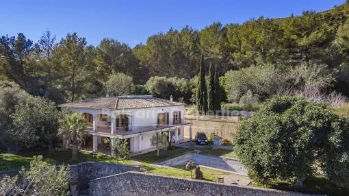 Incredible mountain view finca for sale in Alcudia, Mallorca