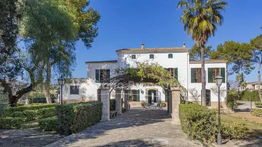 Impressive 19th century mansion with courtyard, for sale in Marratxi, Mallorca