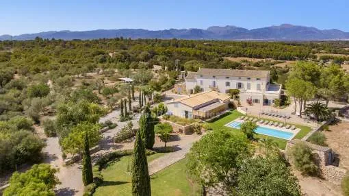 16 suite rural hotel in very good condition for sale in Sencelles, Mallorca