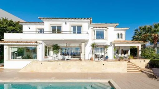 Impressive Mediterranean villa with sea views for sale in Bendinat, Mallorca