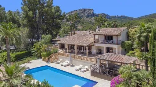 Luxury 6 bedroom villa with Mediterranean gardens for sale in Son Vida, Mallorca 