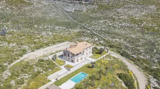 Impressive sea view country villa for sale in a stunning location near Puerto Pollensa, Mallorca