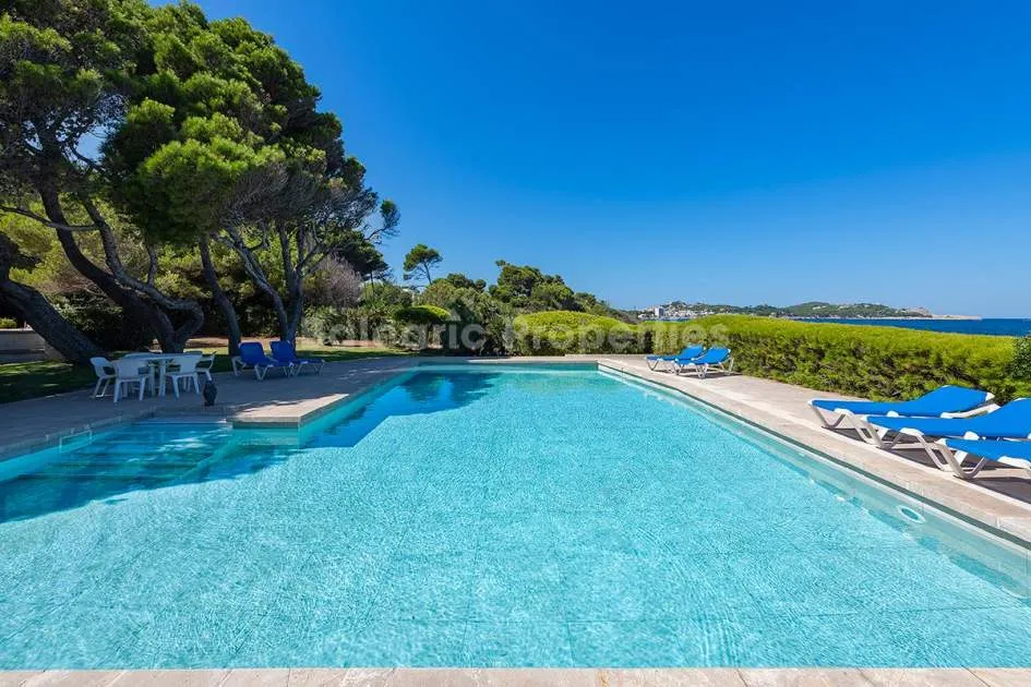 Grand villa by the sea for sale in Capdepera, Mallorca 