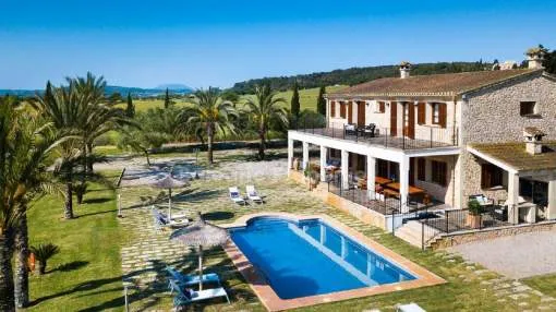 Attractive country villa with holiday license and pool for sale in Sineu, Mallorca Attractive country villa with holiday license and pool for sale in Sineu, Mallorca