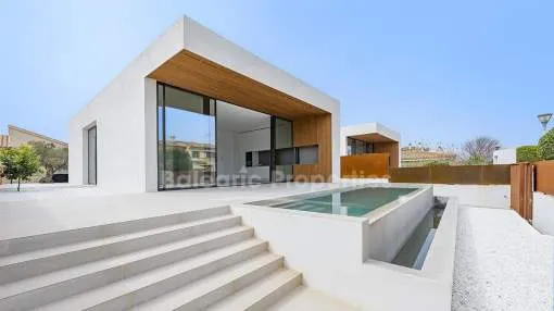 Modern villa with holiday rental license for sale in Playa de Muro, Mallorca