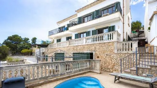 Semi-detached house with pool for sale on the outskirts of Palma, Mallorca