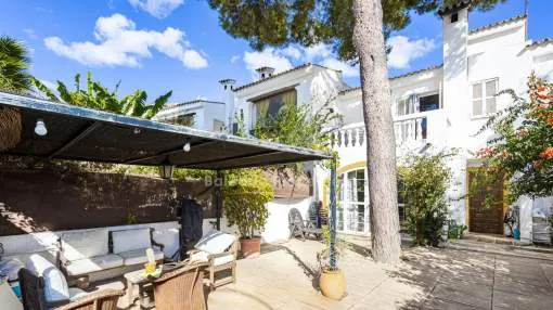 Attractive townhouse for sale close to the beach and amenities in Bendinat, Mallorca Attractive townhouse for sale close to the beach and amenities in Bendinat, Mallorca