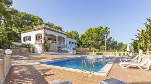 Beautiful, renovated villa for sale close to the beach in Cala Vinyes, Mallorca