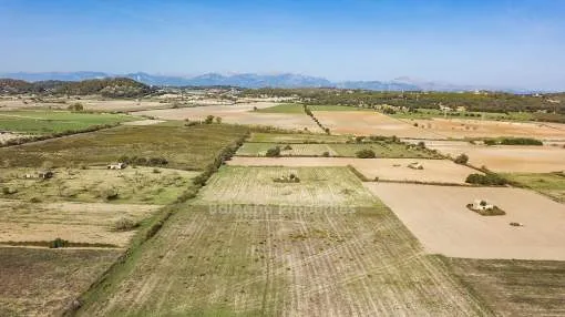 Building plot with project and license for sale near Sineu, Mallorca Building plot with project and license for sale near Sineu, Mallorca