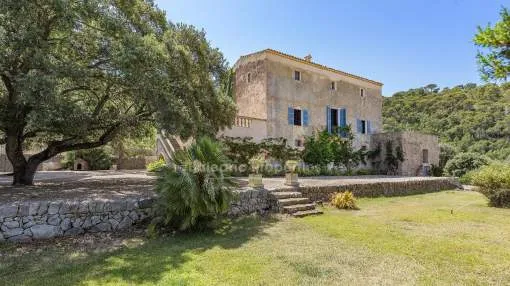Peaceful agrotourism hotel opportunity with impressive views for sale in Felanitx, Mallorca