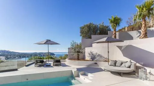 Chic villa with heated pool and sea views for sale in Santa Ponsa, Mallorca Chic villa with heated pool and sea views for sale in Santa Ponsa, Mallorca