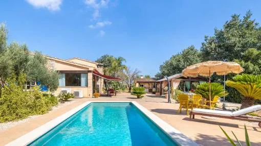 Country villa with holiday license and pool for sale in Inca, Mallorca
