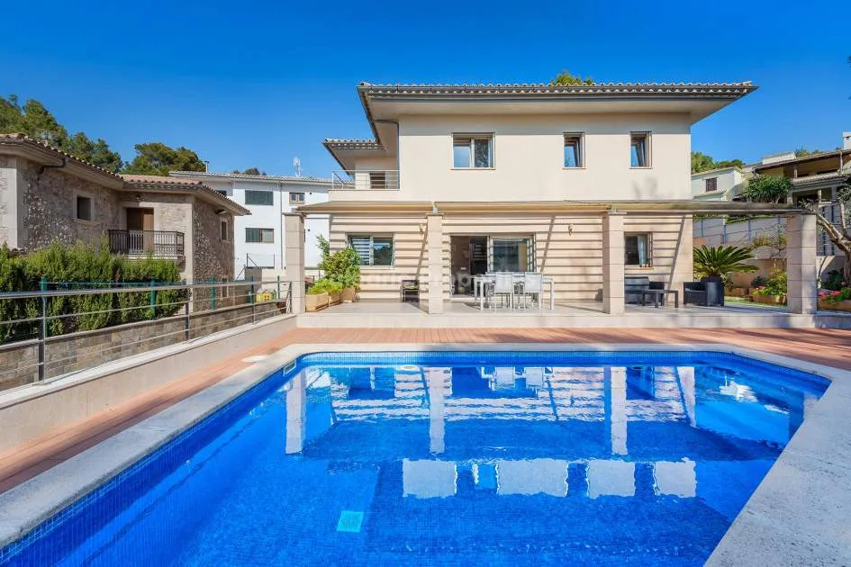 Modern sea view villa for sale in the exclusive area of Bonaire, Mallorca