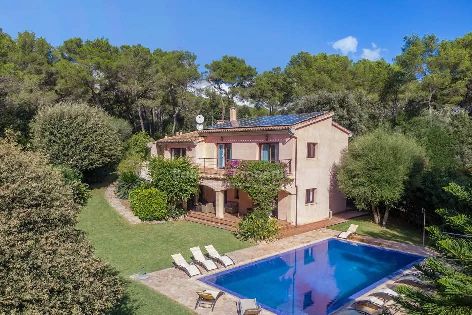 Family villa with holiday rental license for sale close to Pollensa, Mallorca