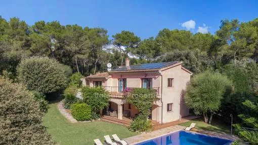 Family villa with holiday rental license for sale close to Pollensa, Mallorca