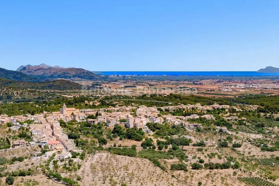Fabulous country home for sale in a picturesque valley near Campanet, Mallorca