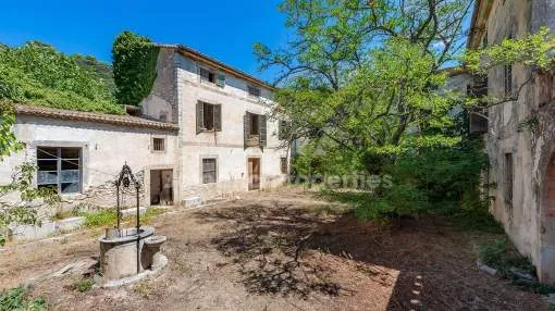 Traditional farmhouse on a huge scale for sale in Alaro, Mallorca