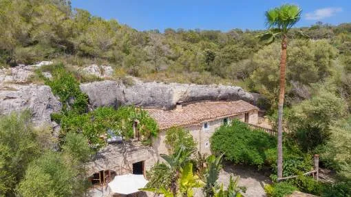 Extraordinary hillside finca with unique history for sale in Felanitx, Mallorca 
