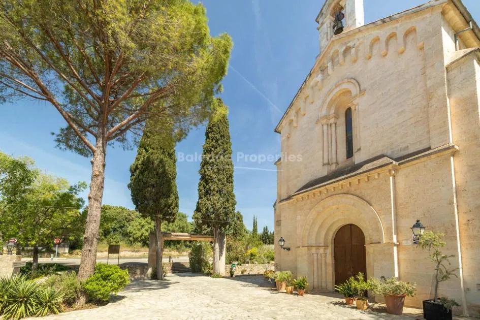 Rustic villa with lots of potential for sale in Crestatx, near Pollensa, Mallorca
