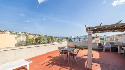 Penthouse apartment with large roof terrace for sale in Santa Ponsa, Mallorca