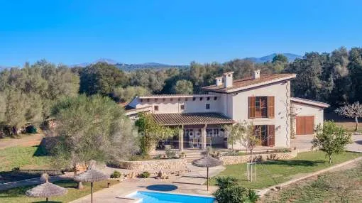 Rustic country villa with pool for sale in Ariany, Mallorca