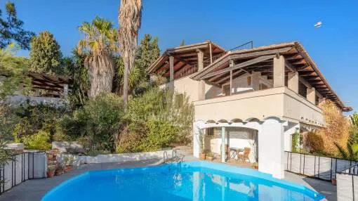 Large versatile villa with pool for sale on the outskirts of Búger, Mallorca