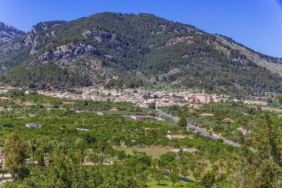 Delightful village house with holiday rental license for sale in Caimari, Mallorca