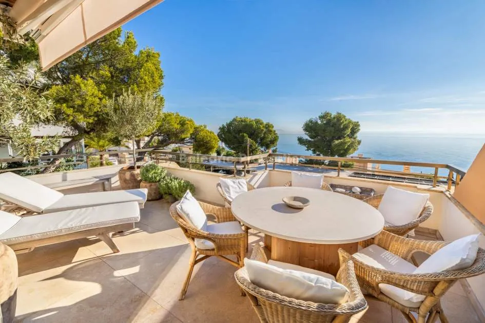 Elegant and luxurious apartment with sea views for sale in Illetes, Mallorca