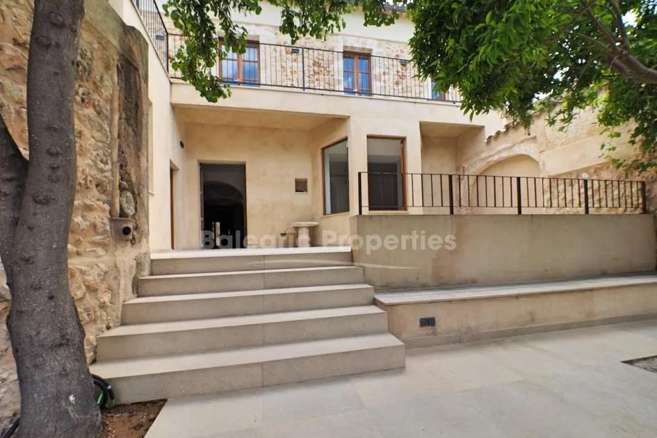 Boutique hotel recently renovated with valid operating license for sale in Sineu, Mallorca