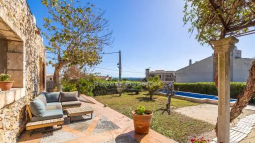 Detached village house with private pool for sale in Búger, Mallorca