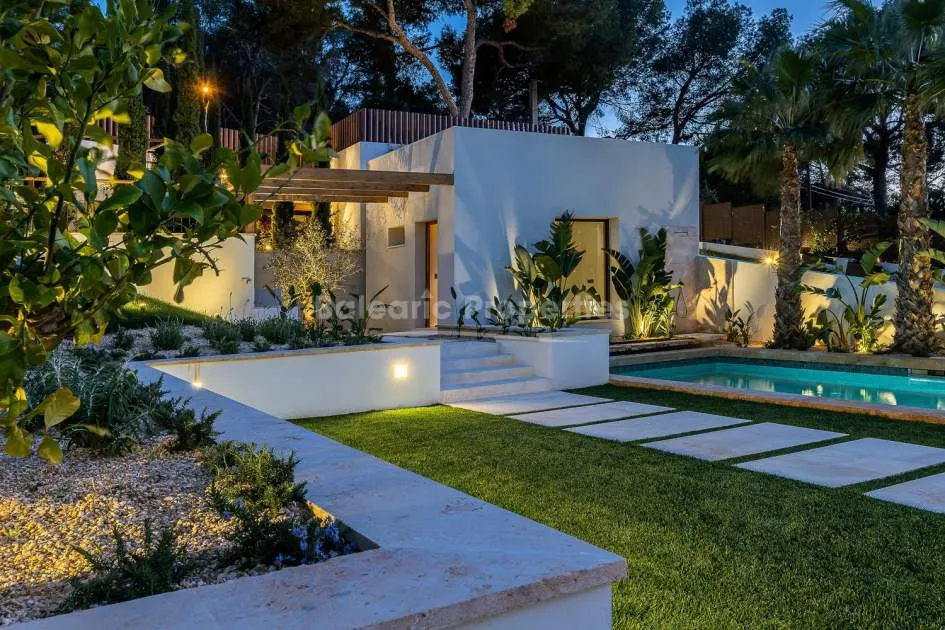 Top quality villa with guest house for sale in Portals Nous, Mallorca